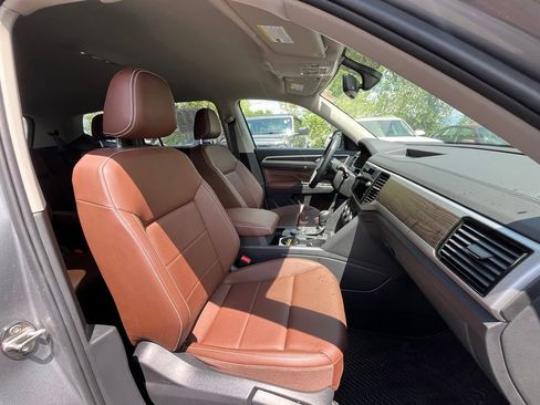 Certified 2023 Volkswagen Atlas SE w/ Black Wheel Package AWD/4WD image 13