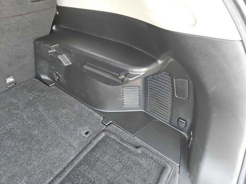 Used 2018 Nissan Rogue SV image 30