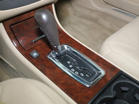 Used 2009 Buick Lucerne CXL w/ Driver Confidence Package image 40