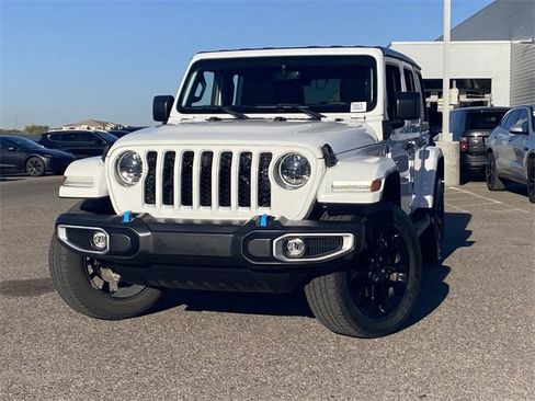 Used 2023 Jeep Wrangler Unlimited Sahara image 3