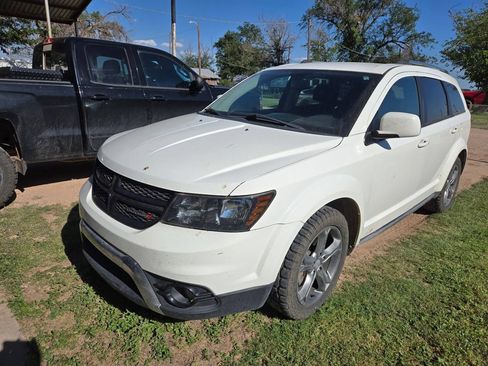 Used 2017 Dodge Journey Crossroad FWD image 2