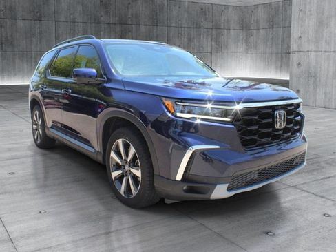 Used 2024 Honda Pilot Touring image 9
