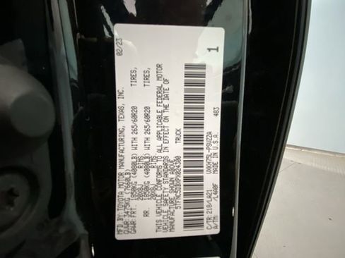 Used 2023 Toyota Tundra Platinum w/ Advanced Package AWD/4WD image 28