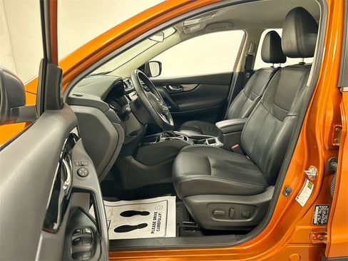 Used 2022 Nissan Rogue Sport SL image 9