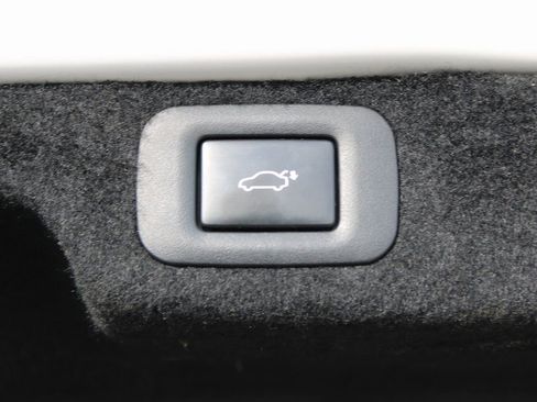 Used 2021 Lexus LS 500h image 31