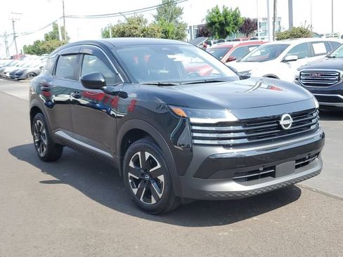 Certified 2025 Nissan Kicks SV AWD/4WD image 34