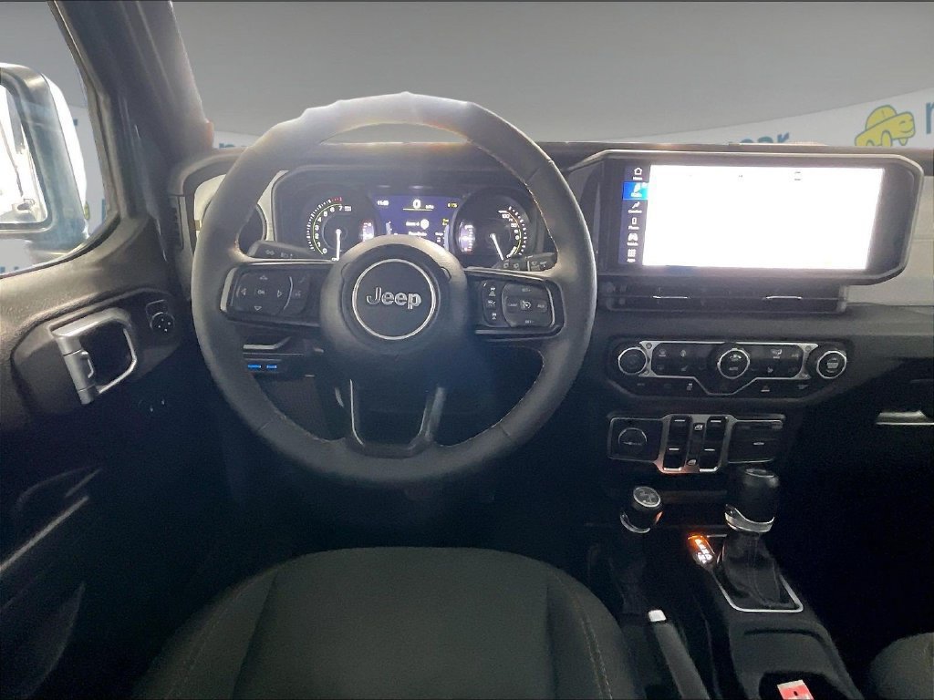 Used 2024 Jeep Wrangler Unlimited w/ Convenience Group AWD/4WD image 17
