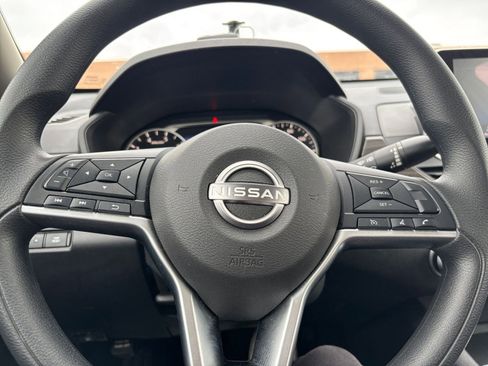 Used 2025 Nissan Altima 2.5 SV FWD image 27