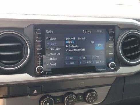 Used 2020 Toyota Tacoma SR5 w/ SR5 Appearance Package (SM) image 23