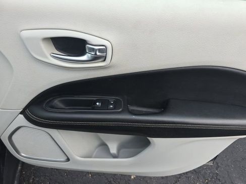 Used 2019 Jeep Compass Latitude w/ Popular Equipment Group image 26