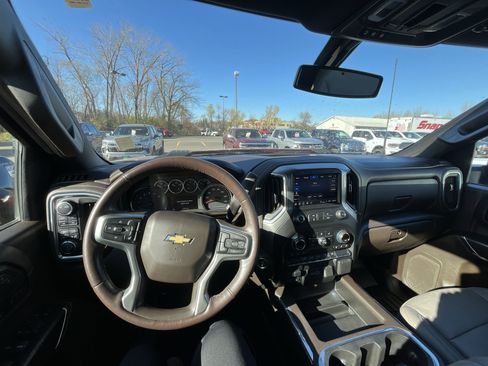 Used 2021 Chevrolet Silverado 3500 LTZ w/ LTZ Plus Package image 10