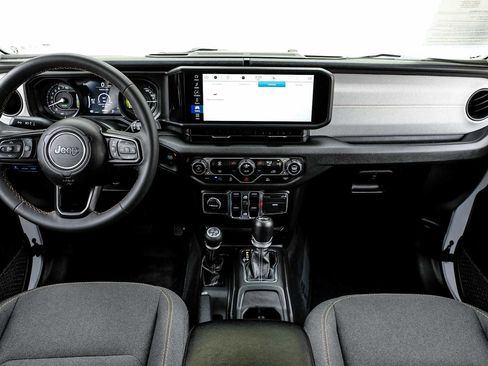 Used 2024 Jeep Wrangler Sport S image 16