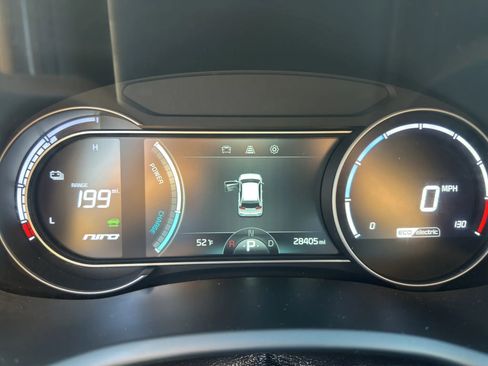 Used 2019 Kia Niro EX w/ Cold Weather Package 2.0 FWD image 18