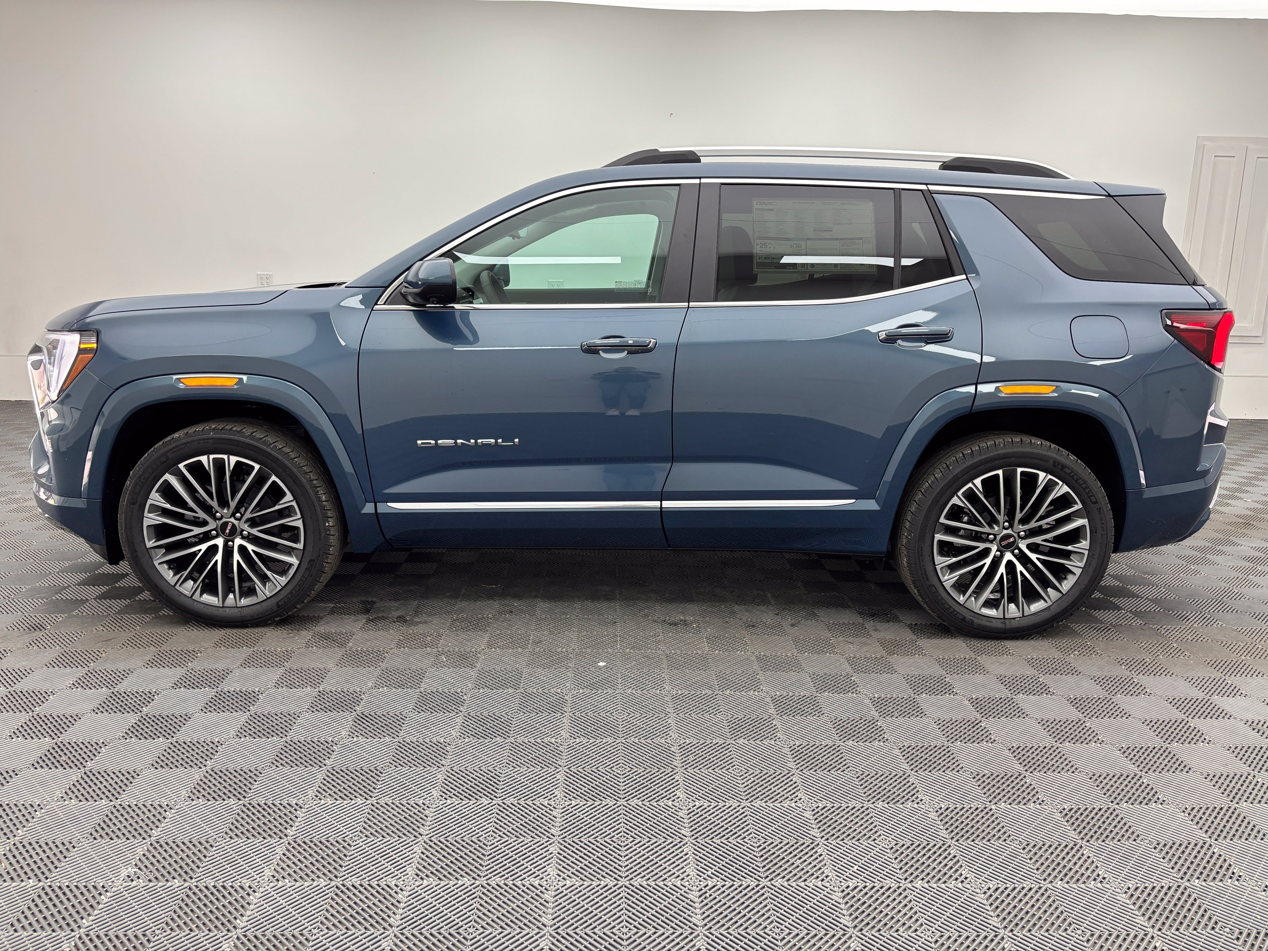 New 2027 GMC Terrain Denali w/ LPO, Floor Liner Package AWD/4WD image 15