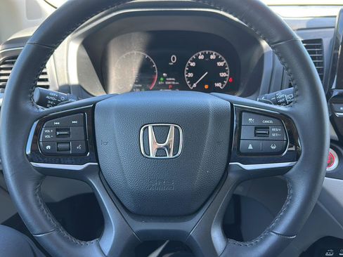 Used 2025 Honda Odyssey EX-L image 14