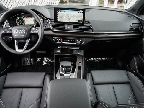 Certified 2025 Audi Q5 2.0T Premium Plus w/ Premium Plus Package image 6