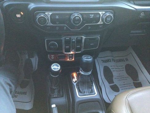 Used 2021 Jeep Wrangler Unlimited Rubicon image 18