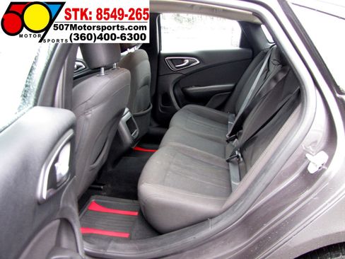 Used 2016 Chrysler 200 Limited image 13