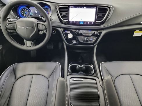 New 2026 Chrysler Pacifica Limited w/ S Appearance Package image 22