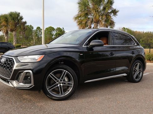 Used 2023 Audi Q5 e Premium Plus w/ Premium Plus Package image 1