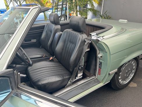 Used 1988 Mercedes-Benz 560 SL image 16