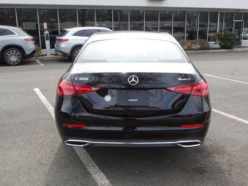 Used 2022 Mercedes-Benz C 300 4MATIC Sedan image 5
