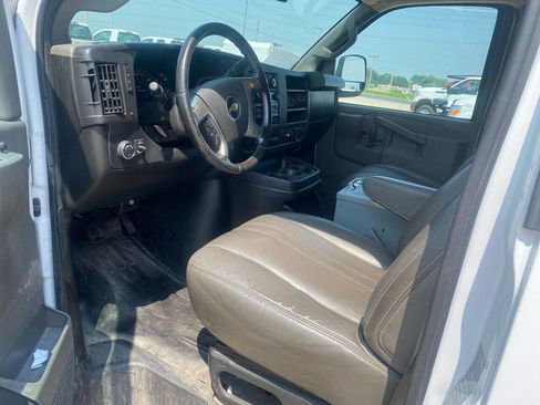 Used 2016 Chevrolet Express 3500 Extended RWD image 10