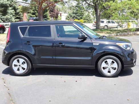 Used 2016 Kia Soul FWD image 3