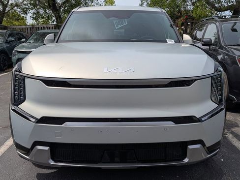 Used 2024 Kia EV9 Land image 7