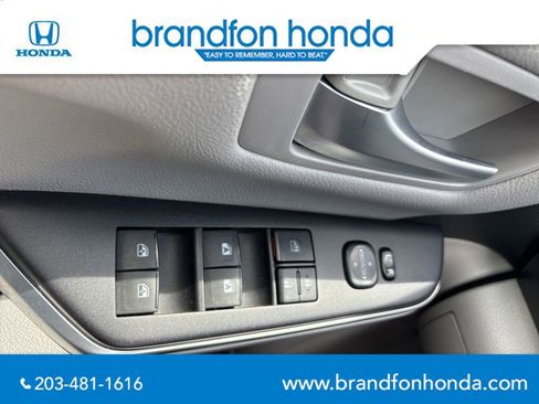 Used 2017 Toyota Camry LE FWD image 13