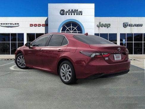 Used 2024 Toyota Camry LE w/ Convenience Package image 9