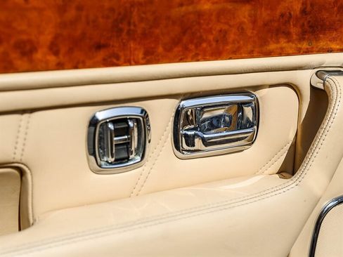 Used 2000 Rolls-Royce Corniche RWD image 37