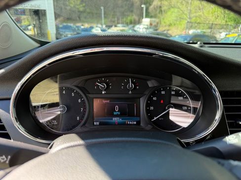 Used 2019 Buick Encore Sport Touring AWD/4WD image 17