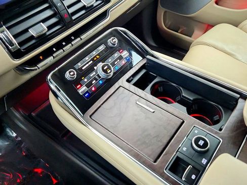 Used 2022 Lincoln Navigator L Reserve image 16