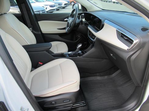 Used 2024 Buick Encore GX Avenir w/ Avenir Technology Package image 10