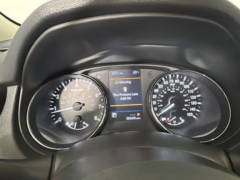 Used 2020 Nissan Rogue SV AWD/4WD image 15