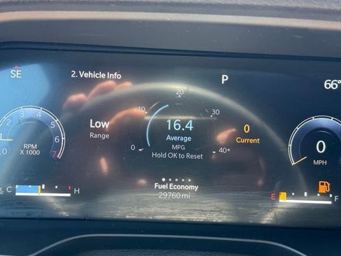 Used 2023 Jeep Grand Cherokee Limited w/ Luxury Tech Group II RWD image 13