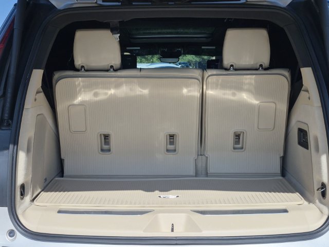 Used 2021 Cadillac Escalade Premium Luxury w/ Performance Package RWD image 9