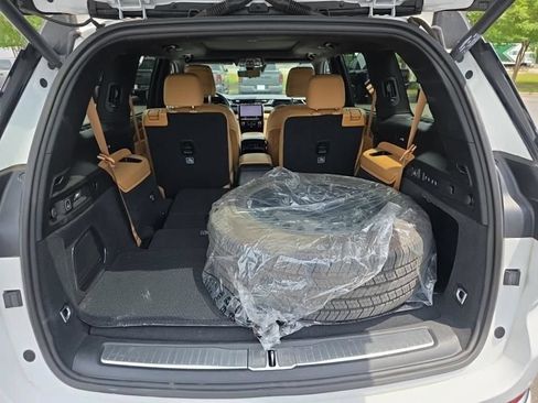 Used 2022 Jeep Grand Cherokee L Summit AWD/4WD image 13