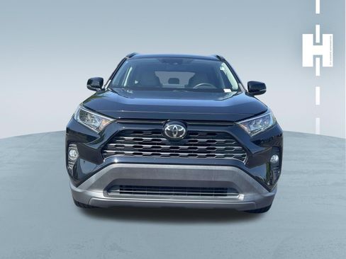 Used 2019 Toyota RAV4 XLE Premium w/ Cold Weather Package FWD image 2