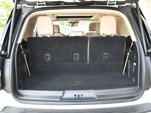 Used 2022 Ford Expedition Limited AWD/4WD image 19