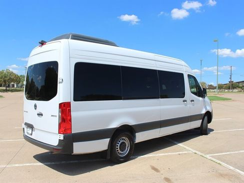 Used 2025 Mercedes-Benz Sprinter 2500 image 4