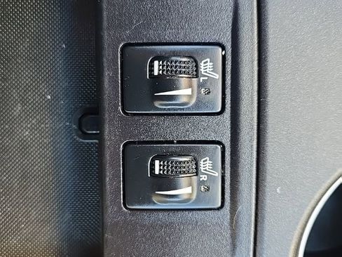 Used 2015 Toyota Camry XLE image 25