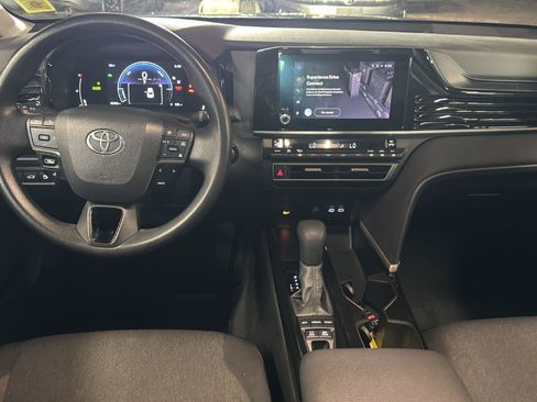 Certified 2025 Toyota Camry LE FWD image 17