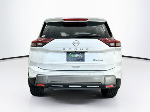 Used 2024 Nissan Rogue SL AWD/4WD image 7