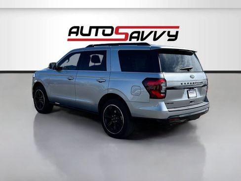 Used 2024 Ford Expedition Limited RWD image 5