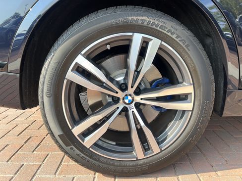 Used 2025 BMW X7 M60i AWD/4WD image 13