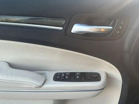 Used 2015 Chrysler 300 C w/ Light Group RWD image 16