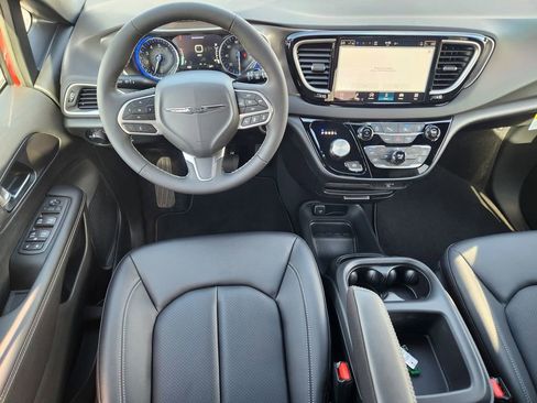 New 2026 Chrysler Voyager LX FWD image 25