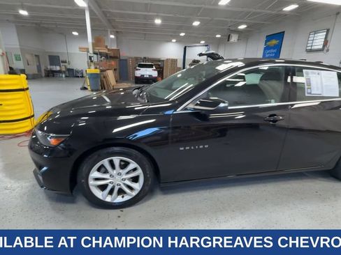 Used 2017 Chevrolet Malibu LT FWD image 6